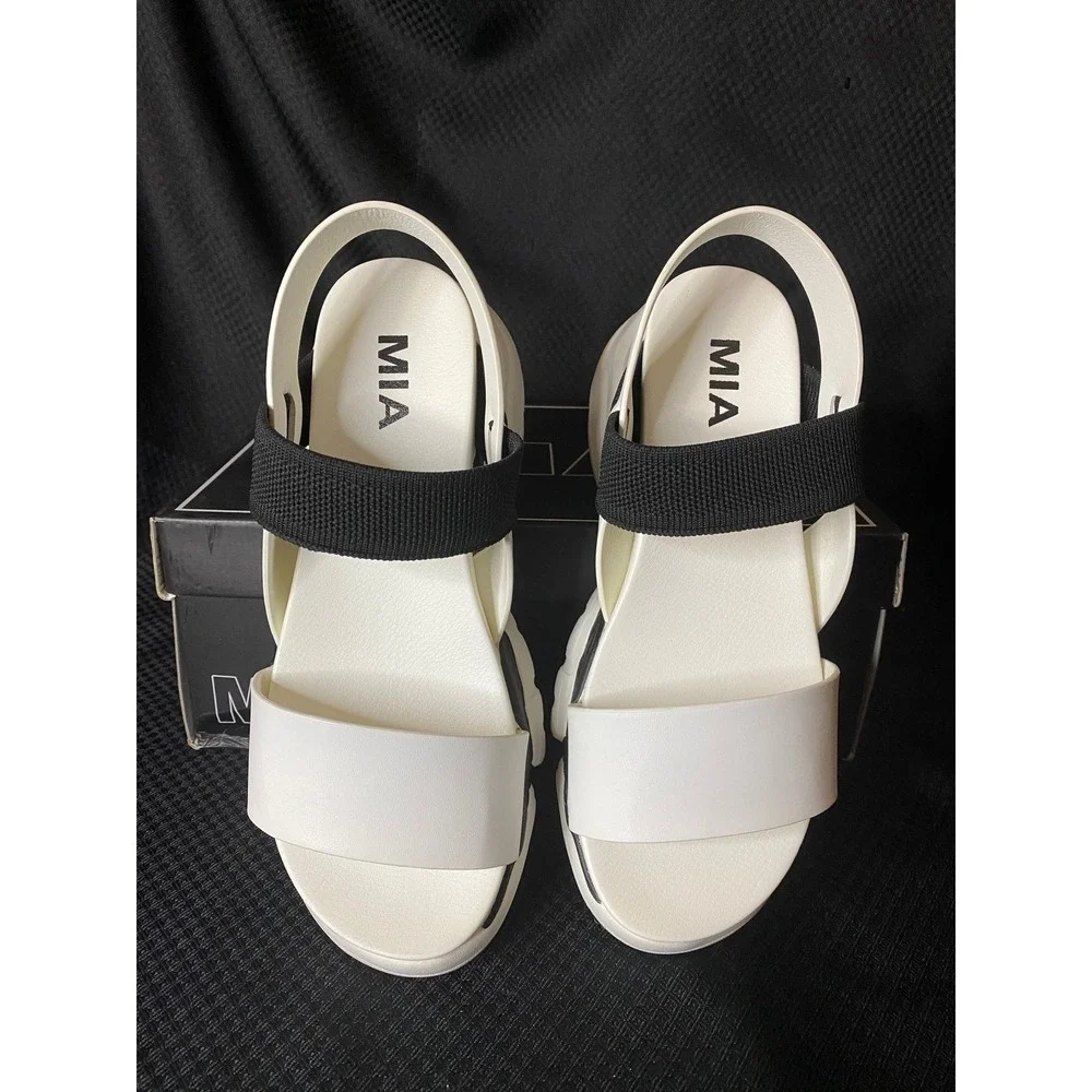 MIA Ariah White Black Chunky Platform Lug Sole Sandals Woman's Size 10M New